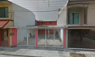 CASA EN REMATE INVIERSION INTELIGENTE PUEDES RENTARLA Y TE DARA FLUJO Y GANANCIA POR PLUSVALIA  APARTA CON RECURSOS PROPIOS