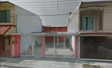CASA EN REMATE INVIERSION INTELIGENTE PUEDES RENTARLA Y TE DARA FLUJO Y GANANCIA POR PLUSVALIA  APARTA CON RECURSOS PROPIOS