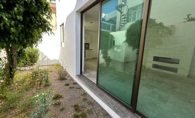 VENTA DE CASA EN EL FRACCIONAMIENTO MOLINO DE SANTO DOMINGO EN PUEBLA, TRES RECAMARAS CON BAÑO CADA UNA.