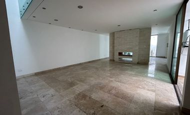 VENTA DE CASA EN EL FRACCIONAMIENTO MOLINO DE SANTO DOMINGO EN PUEBLA, TRES RECAMARAS CON BAÑO CADA UNA.