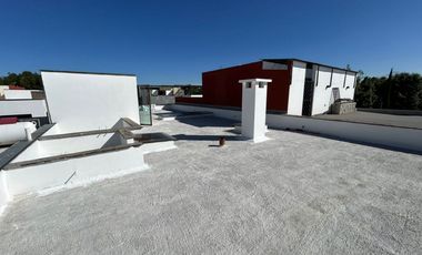 VENTA DE CASA EN EL FRACCIONAMIENTO MOLINO DE SANTO DOMINGO EN PUEBLA, TRES RECAMARAS CON BAÑO CADA UNA.