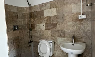 TOWNHOUSE FOR SALE IN SAN ANTONIO MAKATI