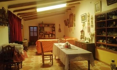 SE VENDE  CASA CALCA  CON NEGOCIO EN FUNCIONAMIENTO.