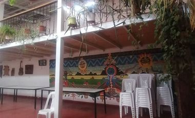 SE VENDE  CASA CALCA  CON NEGOCIO EN FUNCIONAMIENTO.