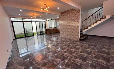 Amplia casa Miraflores Country club