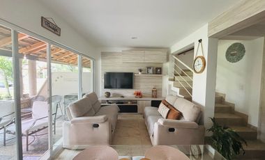 Casa en venta de 3 recámaras en privada de 24 casas con alberca y seguridad 24/7