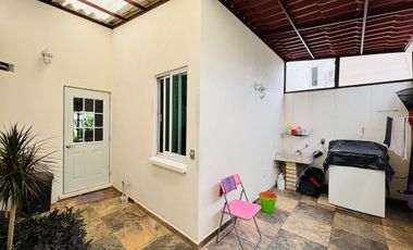Casa en venta de 3 recámaras en privada de 24 casas con alberca y seguridad 24/7
