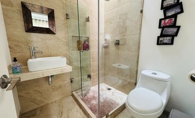 Casa en venta de 3 recámaras en privada de 24 casas con alberca y seguridad 24/7