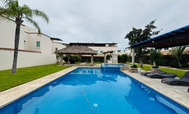 Casa en venta de 3 recámaras en privada de 24 casas con alberca y seguridad 24/7