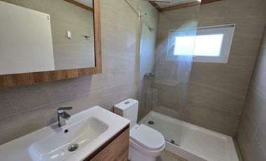 Arriendo Exclusiva Casa en Loteo Alto Río – Naturaleza, Seguridad y Conectividad