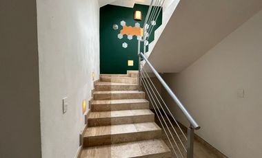 VENTA DE CASA EN EL FRACCIONAMIENTO MOLINO DE SANTO DOMINGO EN PUEBLA, CUATRO RECAMARAS CON BAÑO CADA UNA UNA EN PLANTA BAJA Y CUARTO DE SERVICIO.