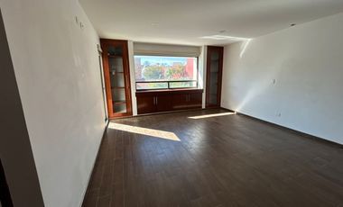 VENTA DE CASA EN EL FRACCIONAMIENTO MOLINO DE SANTO DOMINGO EN PUEBLA, CUATRO RECAMARAS CON BAÑO CADA UNA UNA EN PLANTA BAJA Y CUARTO DE SERVICIO.