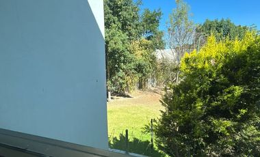 VENTA DE CASA EN EL FRACCIONAMIENTO MOLINO DE SANTO DOMINGO EN PUEBLA, CUATRO RECAMARAS CON BAÑO CADA UNA UNA EN PLANTA BAJA Y CUARTO DE SERVICIO.