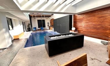 RESIDENCIA DE LUJO TOTALMENTE AMUEBLADA CON ALBERCA, GIMNASIO Y 5 RECAMARAS, COLONIA PITIC.