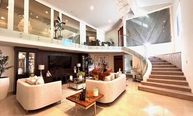 RESIDENCIA DE LUJO TOTALMENTE AMUEBLADA CON ALBERCA, GIMNASIO Y 5 RECAMARAS, COLONIA PITIC.