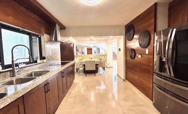 RESIDENCIA DE LUJO TOTALMENTE AMUEBLADA CON ALBERCA, GIMNASIO Y 5 RECAMARAS, COLONIA PITIC.