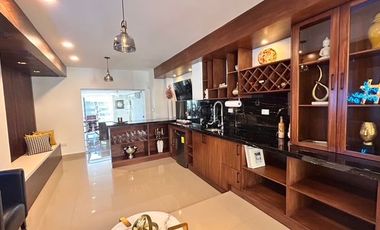 RESIDENCIA DE LUJO TOTALMENTE AMUEBLADA CON ALBERCA, GIMNASIO Y 5 RECAMARAS, COLONIA PITIC.