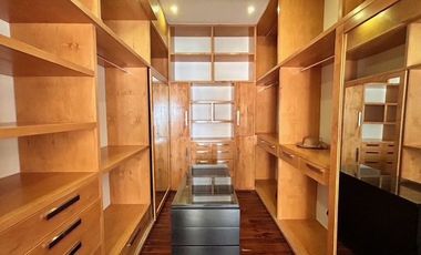 RESIDENCIA DE LUJO TOTALMENTE AMUEBLADA CON ALBERCA, GIMNASIO Y 5 RECAMARAS, COLONIA PITIC.