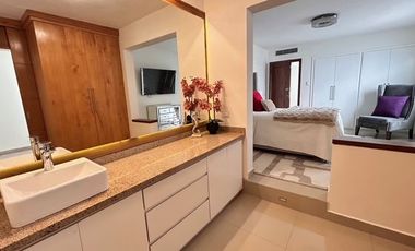 RESIDENCIA DE LUJO TOTALMENTE AMUEBLADA CON ALBERCA, GIMNASIO Y 5 RECAMARAS, COLONIA PITIC.