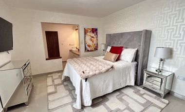 RESIDENCIA DE LUJO TOTALMENTE AMUEBLADA CON ALBERCA, GIMNASIO Y 5 RECAMARAS, COLONIA PITIC.