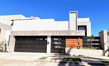 RESIDENCIA DE LUJO TOTALMENTE AMUEBLADA CON ALBERCA, GIMNASIO Y 5 RECAMARAS, COLONIA PITIC.