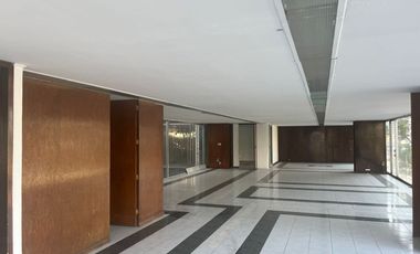 Local comercial en renta sobre avenida Juarez