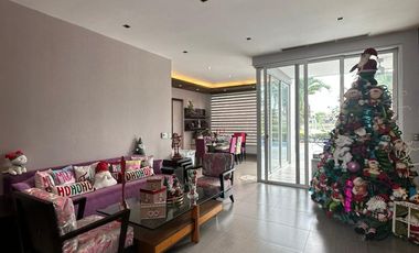 Casa con 500 m² y 4 habitaciones en venta en Laguna del sol-Samborondón