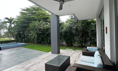Casa con 500 m² y 4 habitaciones en venta en Laguna del sol-Samborondón