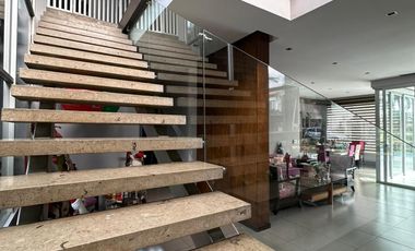 Casa con 500 m² y 4 habitaciones en venta en Laguna del sol-Samborondón