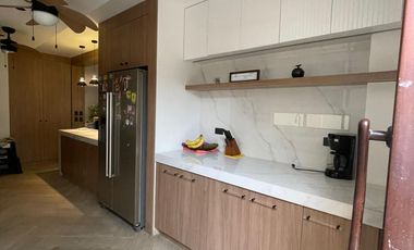 Casa en venta en Samborondón, 213 m², con 3 habitaciones y cuarto de servicio