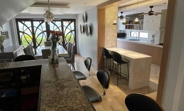 Casa en venta en Samborondón, 213 m², con 3 habitaciones y cuarto de servicio