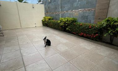 Casa en venta en Samborondón, 213 m², con 3 habitaciones y cuarto de servicio