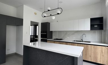 Casa con 4 habitaciones en venta en Ciudad Celeste-Samborondón, 259 m²
