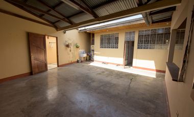 Espacio Para Crear, Crecer Y Remodelar Casa En Moyobamba
