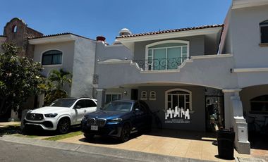 CASA EN VIRREYES CON AMPLIOS ESPACIOS