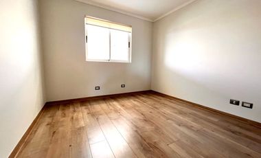 Depto.en arriendo, Edif.Altavista, Chicureo Oriente, Buen estado conservación,  A partir del 15 de abril 2026