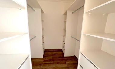 Depto.en arriendo, Edif.Altavista, Chicureo Oriente, Buen estado conservación,  A partir del 15 de abril 2026