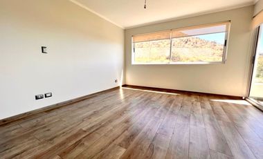 Depto.en arriendo, Edif.Altavista, Chicureo Oriente, Buen estado conservación,  A partir del 15 de abril 2026