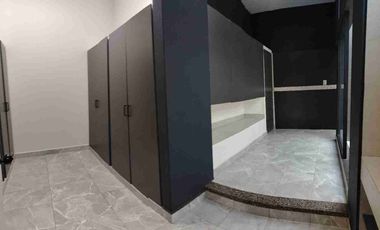 Moderna casa con alberca climatizada y seguridad
