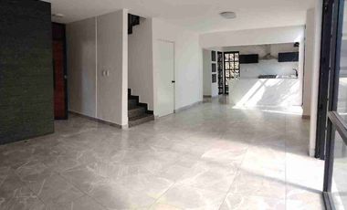 Moderna casa con alberca climatizada y seguridad