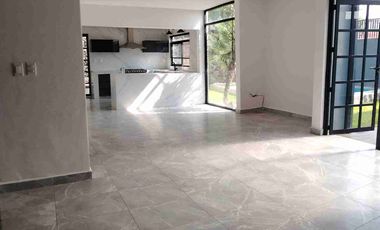 Moderna casa con alberca climatizada y seguridad