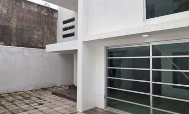 SE RENTA CASA DE 7 HABITACIONES EN COL. SAN MANUEL, PUE.