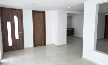 SE RENTA CASA DE 7 HABITACIONES EN COL. SAN MANUEL, PUE.