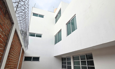 SE RENTA CASA DE 7 HABITACIONES EN COL. SAN MANUEL, PUE.