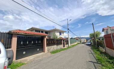 Ricaurte Venta de 3 casas mas terreno