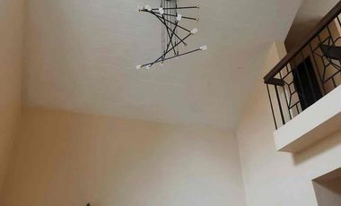 4BR House for Rent in Woodridge