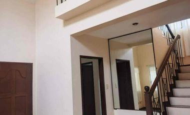 4BR House for Rent in Woodridge