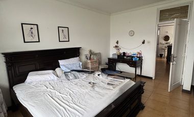 Rumah Nostalgic Classic & Estetik di Cirendeu. Cozy, Homey Ada Kolam Renang & Halaman Luas