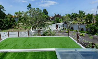 DIJUAL VILLA DENGAN 5 KAMAR TIDUR DILENGKAPI ROOFTOP DAN STUDIO YOGA
