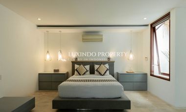 DIJUAL VILLA DENGAN 5 KAMAR TIDUR DILENGKAPI ROOFTOP DAN STUDIO YOGA